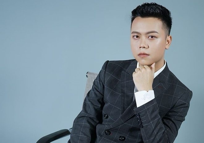 Ca sỹ Đình Dũng tổ chức minishow “Tình anh” tại bãi biển Trà Cổ